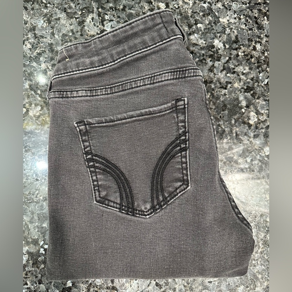 Hollister Women’s Size 7 Dark Gray Skinny Cutoff Jeans